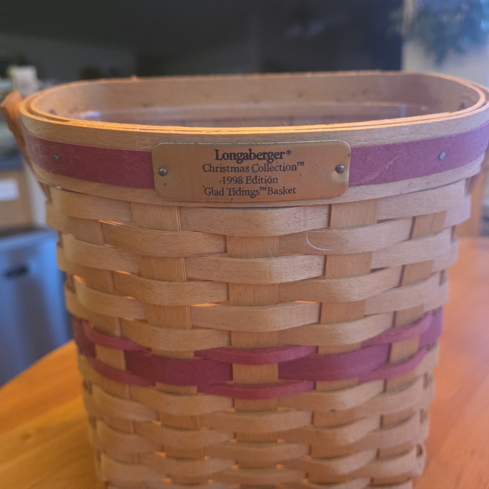 Vintage Longaberger 1998 Christmas Collection Red "Glad Tidings" Basket.